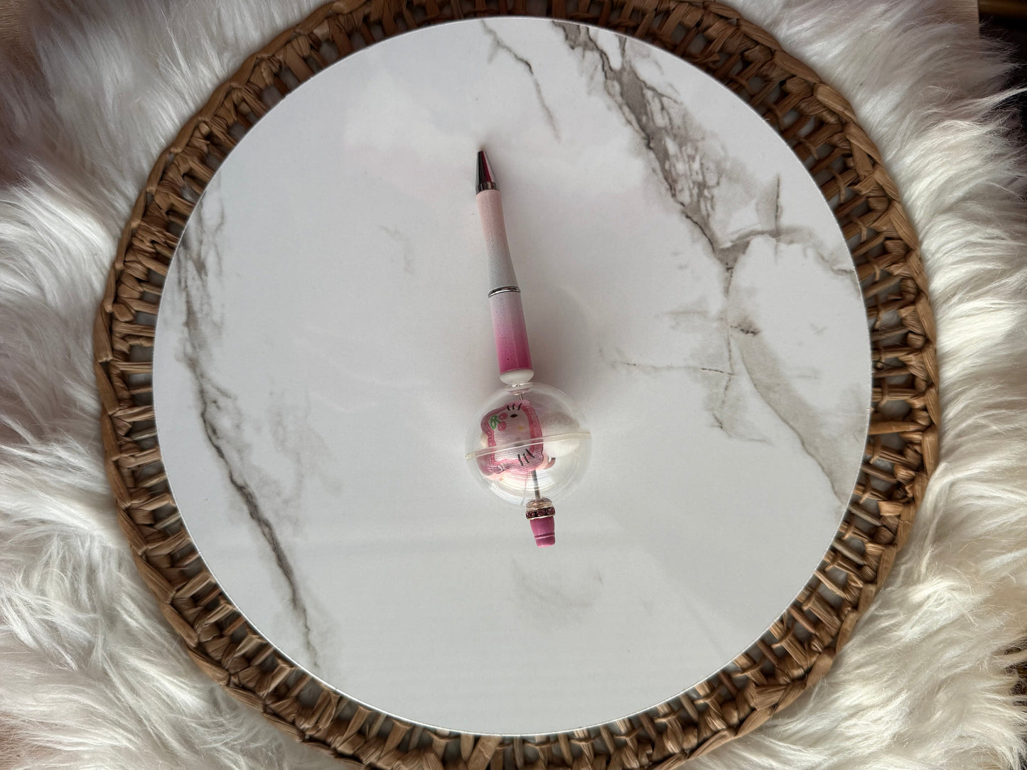 đ Snowglobe Pen (100% off)