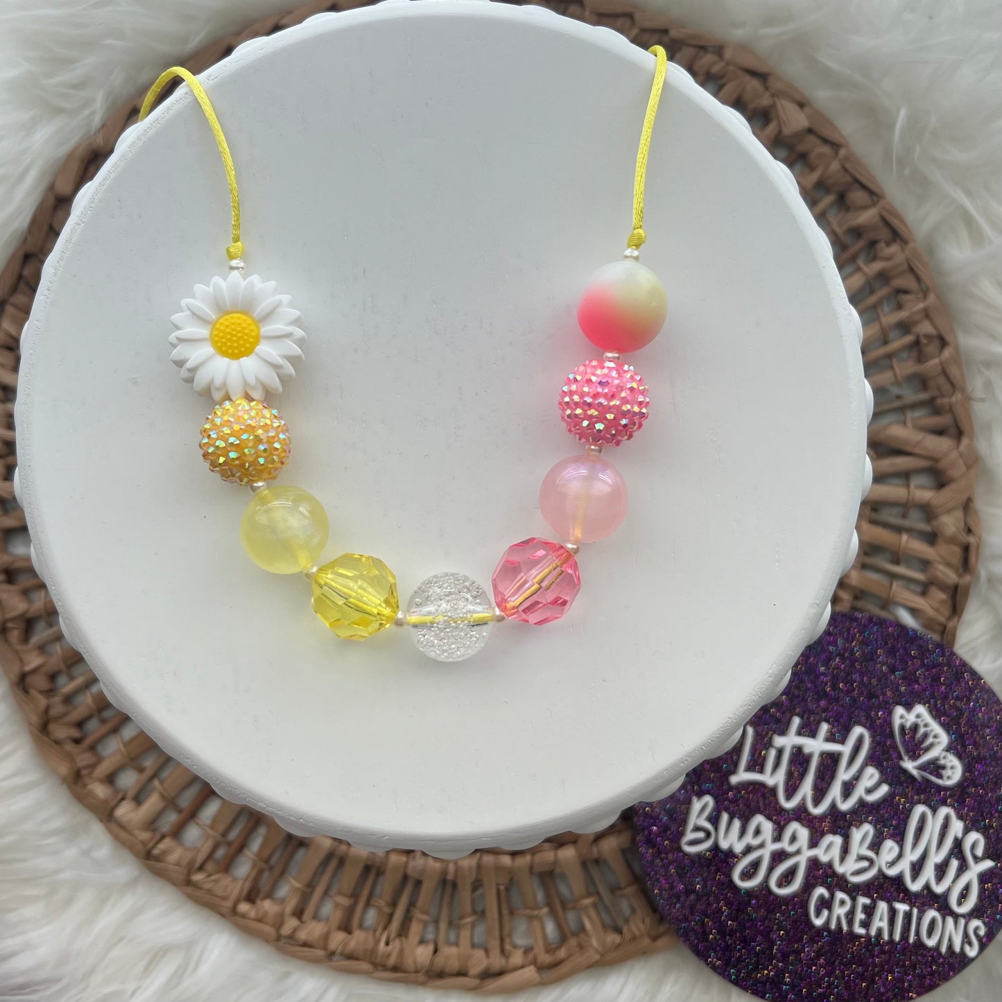 A Darling Daisy Necklace