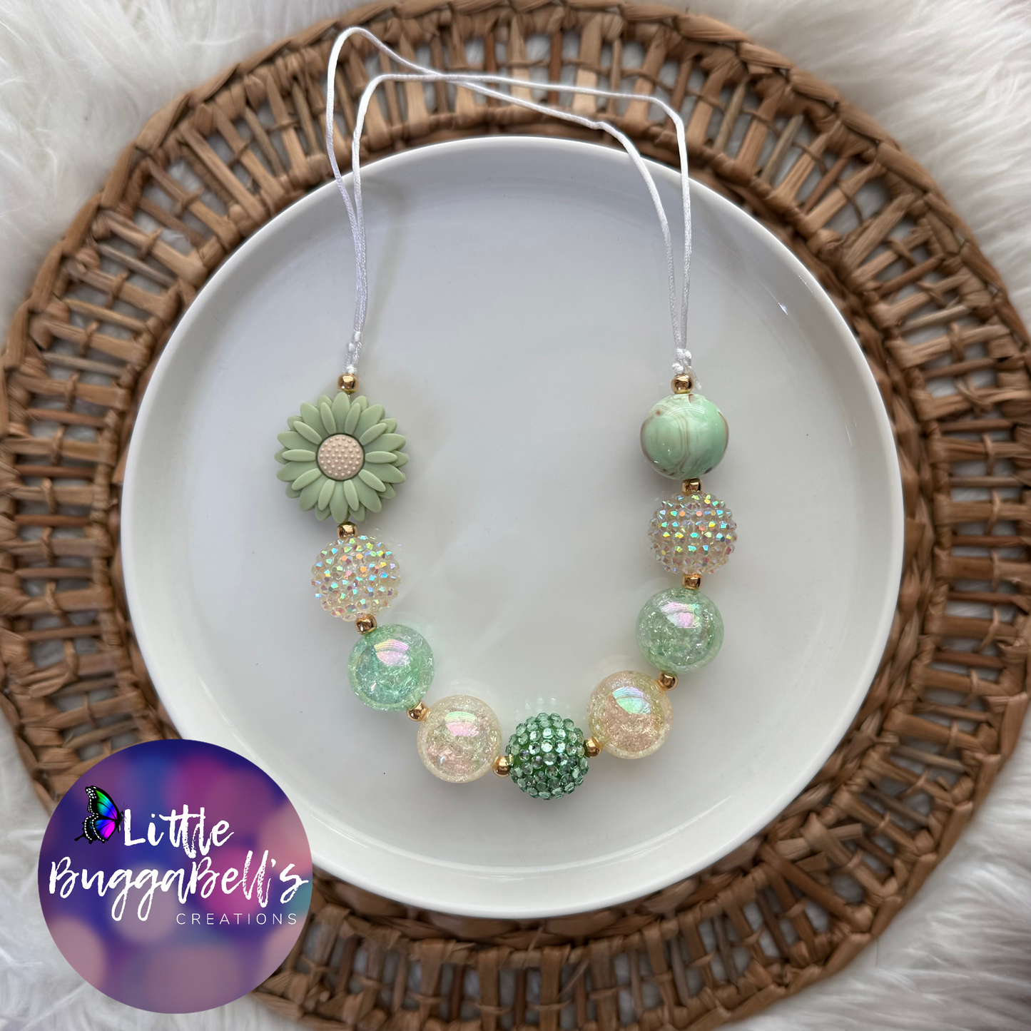 Gorgeous Green Daisy Adjustable Bubblegum Necklace